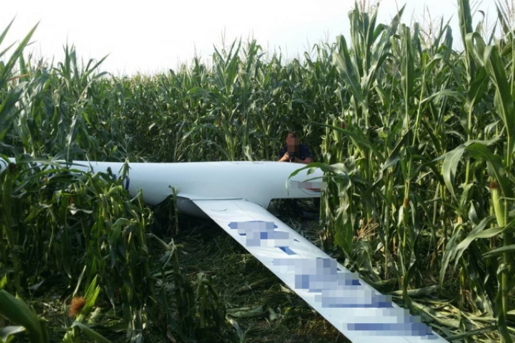 Összeütközött két vitorlázó repülőgép Békés megyében, az egyik lezuhant