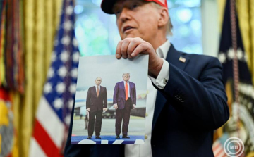 Donald Trump két héten belül eldönti, milyen irányban lép tovább a háborút illetően