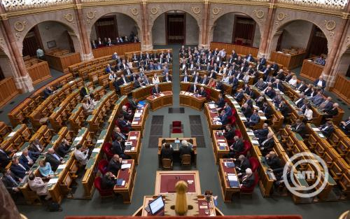 OGY - A jövő évi költségvetés megalapozásáról és az adótörvényekről is tárgyal a parlament