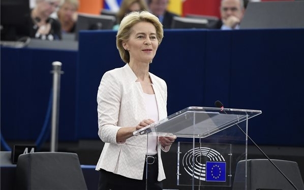 Von der Leyen: egyedülálló kereskedelmi egyezményt ajánlunk a briteknek