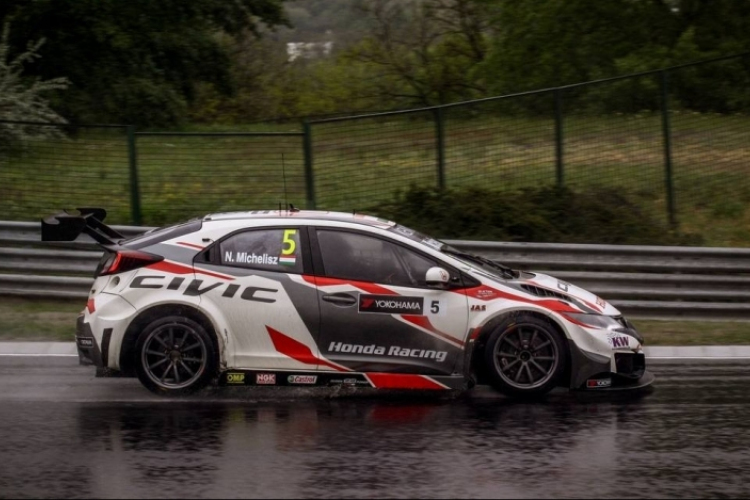 Rengeteg pontot vesztett el Michelisz Norbert - csapatát pontlevonással büntették