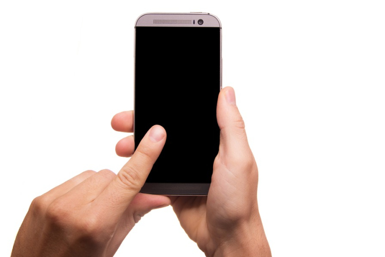 Hazai bankok nevében telefonon támadnak a csalók