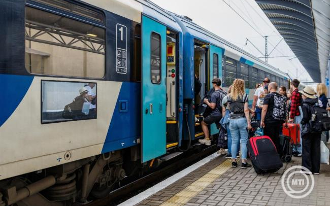 MÁV: december 14-től érvényes az új menetrend, egyes vonalakon bővülhetnek a szolgáltatások